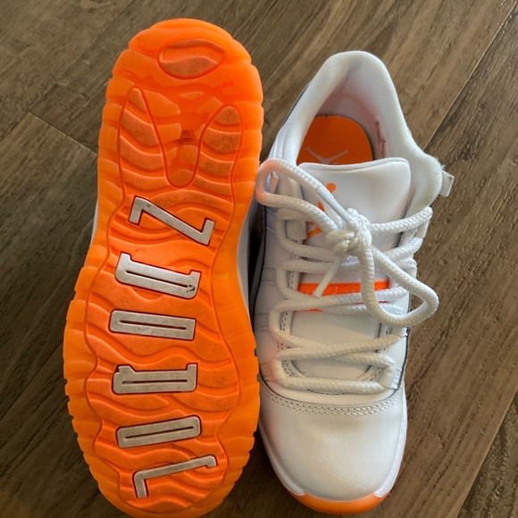 Jordan Retro 11 Low Preschool size 2Y - Picture 4 of 4